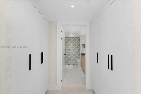 1800 Sunset Harbour Drive Miami Beach FL 33139