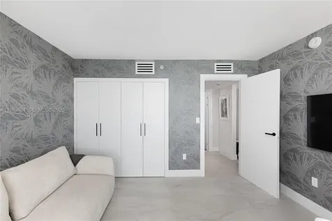 1800 Sunset Harbour Drive Miami Beach FL 33139