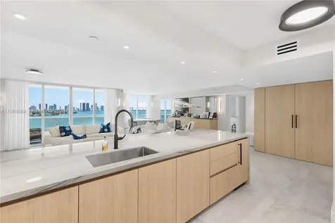 1800 Sunset Harbour Drive Miami Beach FL 33139