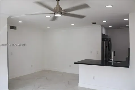 2550 W 67th Place Hialeah FL 33016