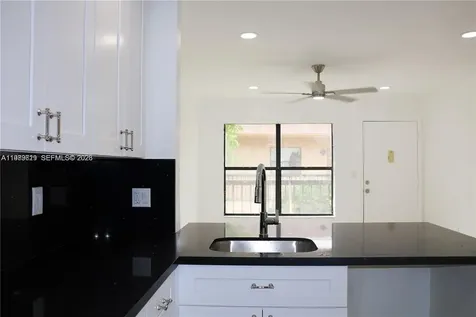 2550 W 67th Place Hialeah FL 33016