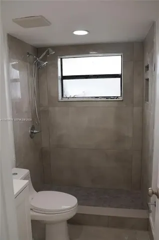 2550 W 67th Place Hialeah FL 33016