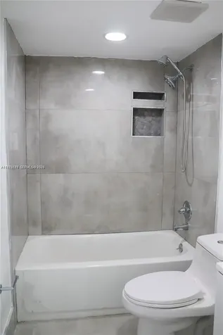 2550 W 67th Place Hialeah FL 33016