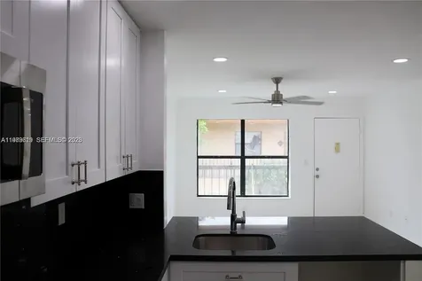 2550 W 67th Place Hialeah FL 33016