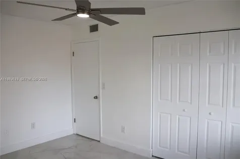2550 W 67th Place Hialeah FL 33016