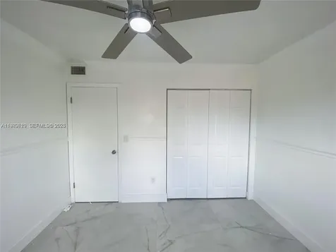 2550 W 67th Place Hialeah FL 33016
