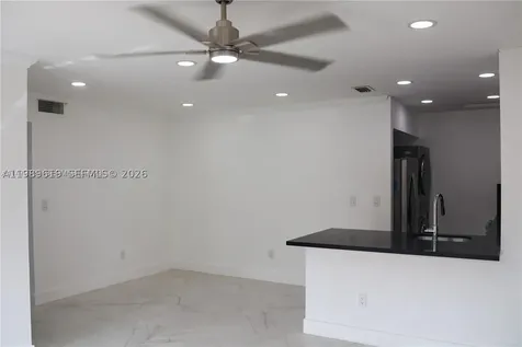 2550 W 67th Place Hialeah FL 33016