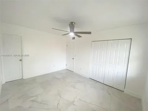 2550 W 67th Place Hialeah FL 33016