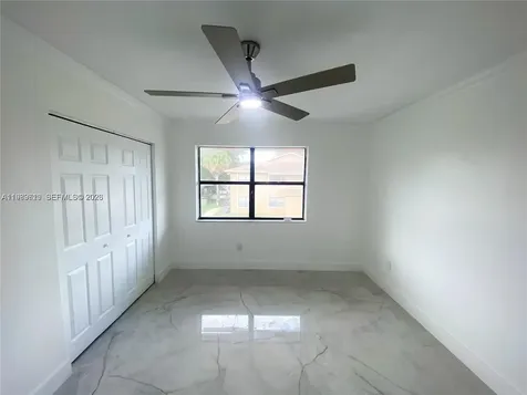2550 W 67th Place Hialeah FL 33016