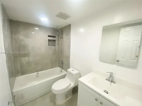 2550 W 67th Place Hialeah FL 33016