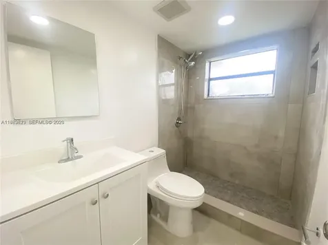 2550 W 67th Place Hialeah FL 33016