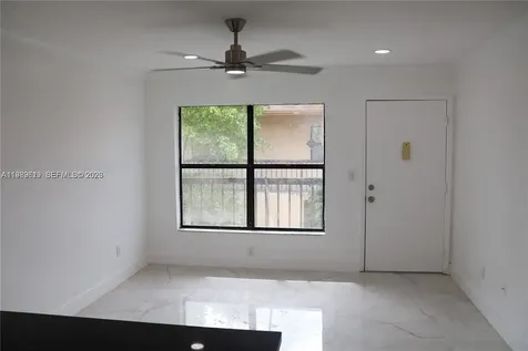 2550 W 67th Place Hialeah FL 33016