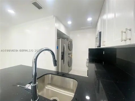 2550 W 67th Place Hialeah FL 33016
