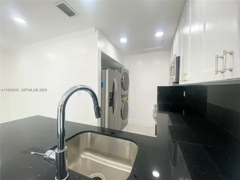 2550 W 67th Place Hialeah FL 33016