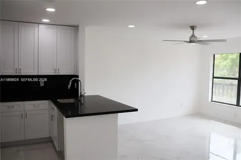 2550 W 67th Place Hialeah FL 33016