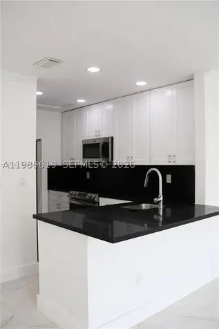 2550 W 67th Place Hialeah FL 33016