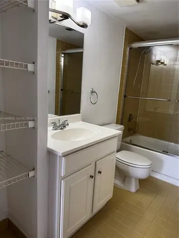 9686 Fontainebleau Boulevard Miami FL 33172