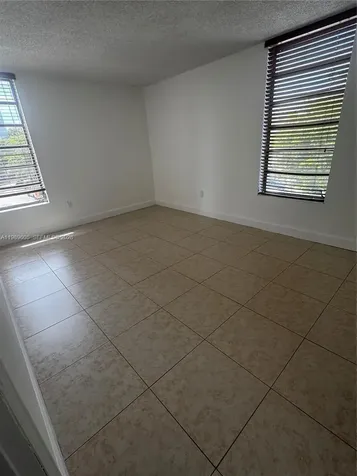 9686 Fontainebleau Boulevard Miami FL 33172
