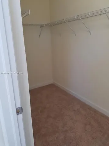 9205 W 33rd Way Hialeah FL 33018