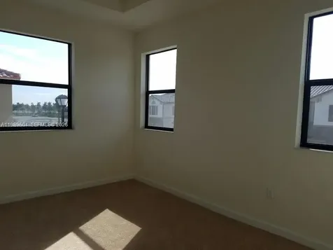9205 W 33rd Way Hialeah FL 33018