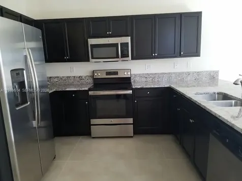 9205 W 33rd Way Hialeah FL 33018