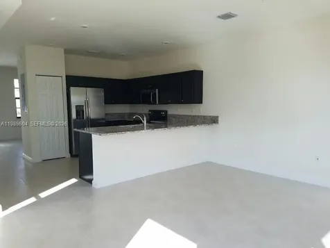 9205 W 33rd Way Hialeah FL 33018