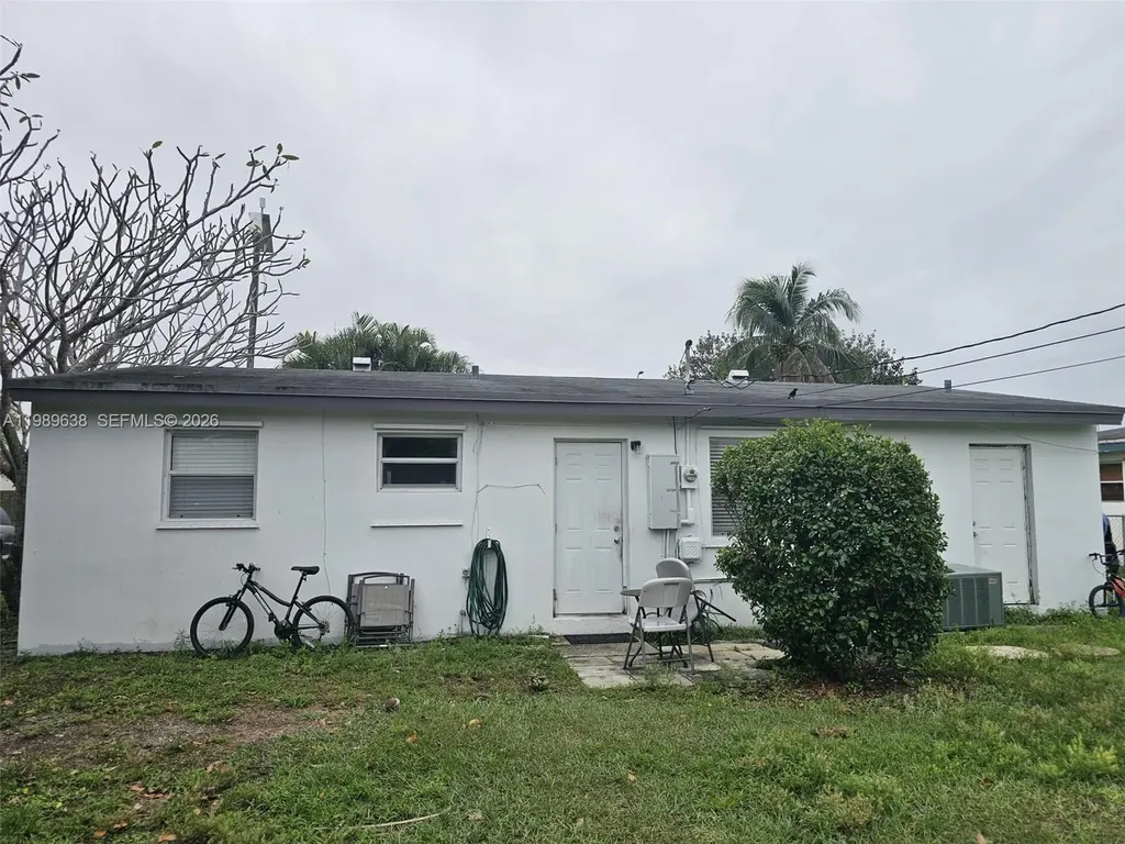 569 Tallulah Road Palm Beach FL 33462
