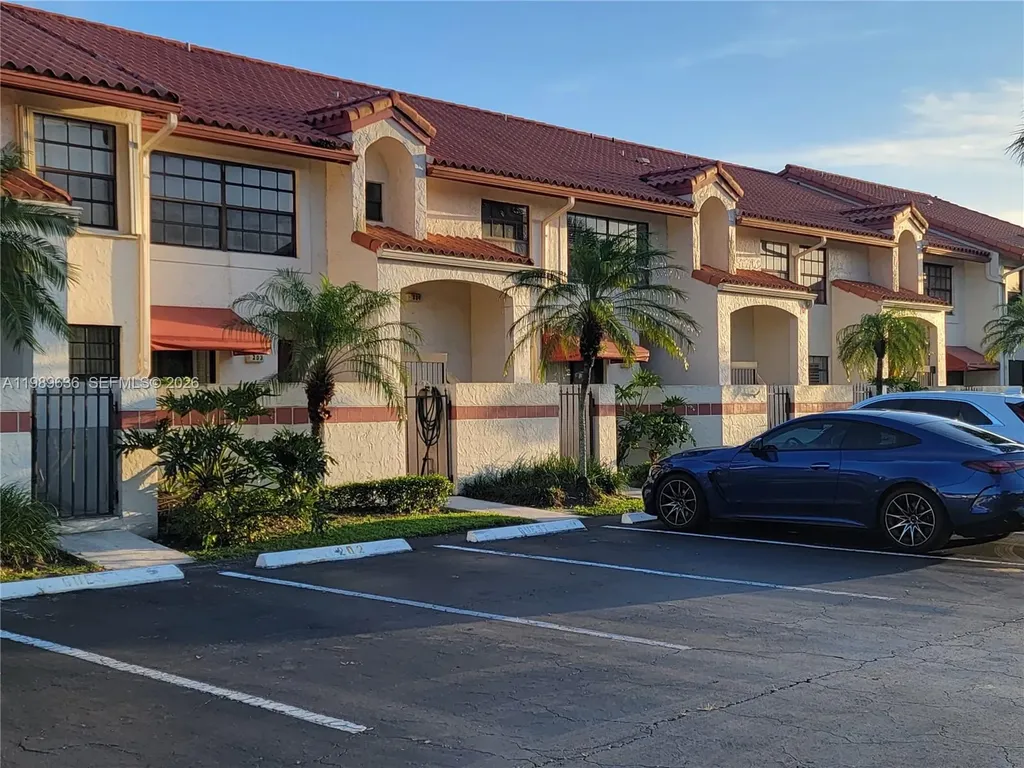 203 Liberty Court Deerfield Beach FL 33442