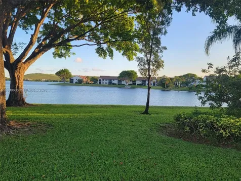 203 Liberty Court Deerfield Beach FL 33442