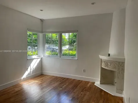 727 14th Place Miami Beach FL 33139