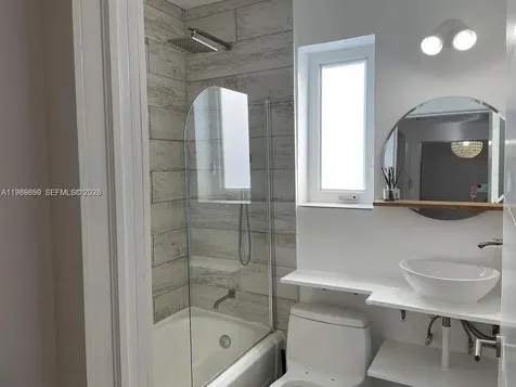 727 14th Place Miami Beach FL 33139