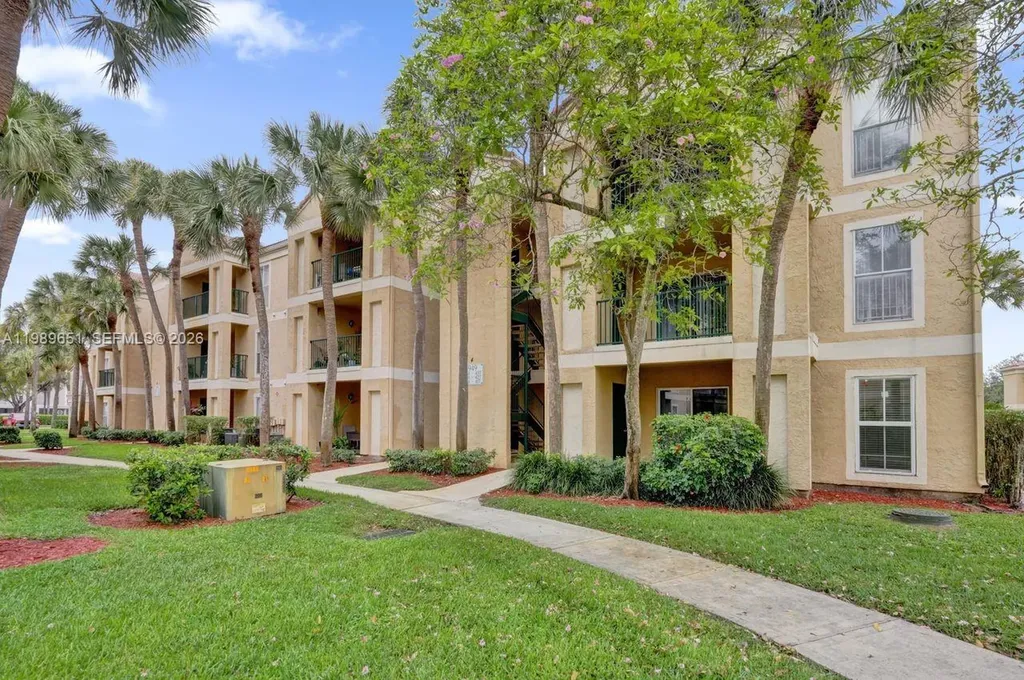 949 Riverside Drive Coral Springs FL 33071