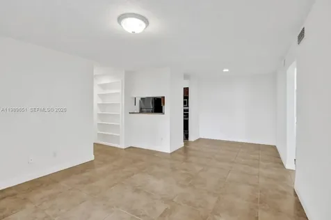 949 Riverside Drive Coral Springs FL 33071