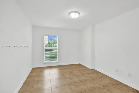949 Riverside Drive Coral Springs FL 33071
