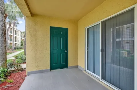 949 Riverside Drive Coral Springs FL 33071