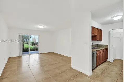 949 Riverside Drive Coral Springs FL 33071