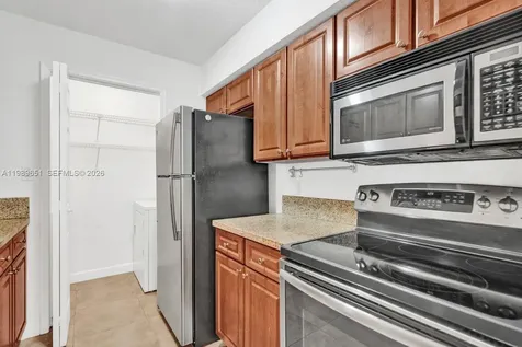 949 Riverside Drive Coral Springs FL 33071