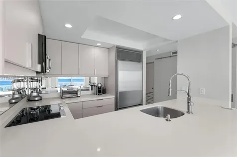 401 Ocean Drive Miami Beach FL 33139
