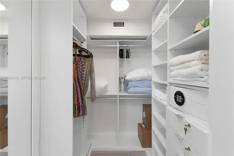 401 Ocean Drive Miami Beach FL 33139