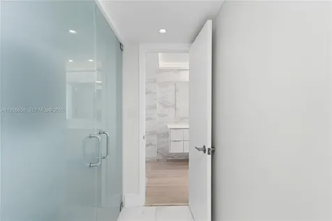 401 Ocean Drive Miami Beach FL 33139