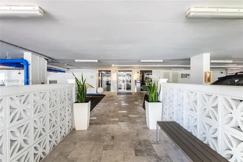 401 Ocean Drive Miami Beach FL 33139