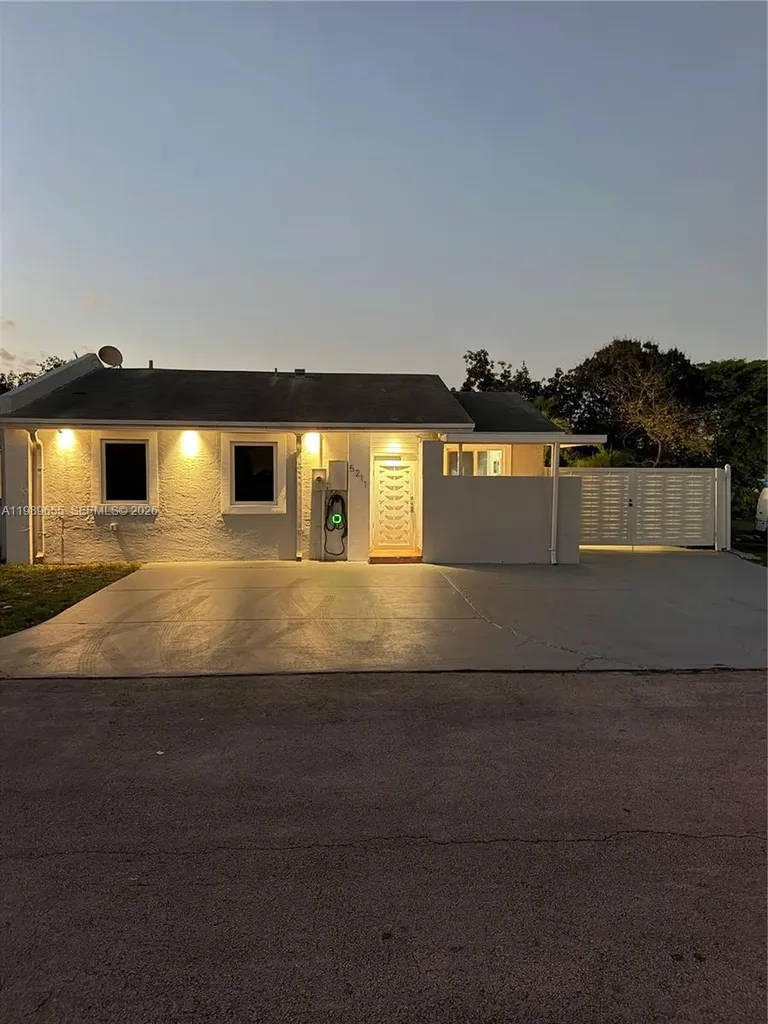 5211 NW 196th Terrace Miami Gardens FL 33055