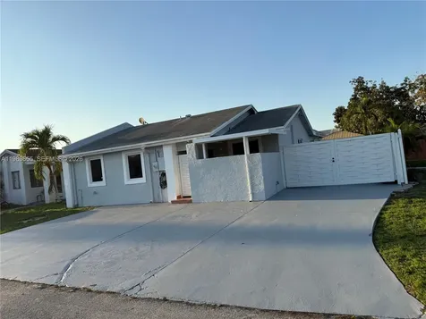 5211 NW 196th Terrace Miami Gardens FL 33055