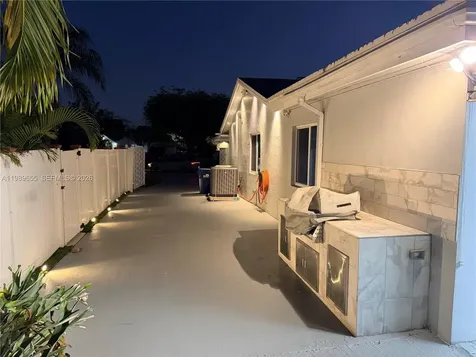 5211 NW 196th Terrace Miami Gardens FL 33055