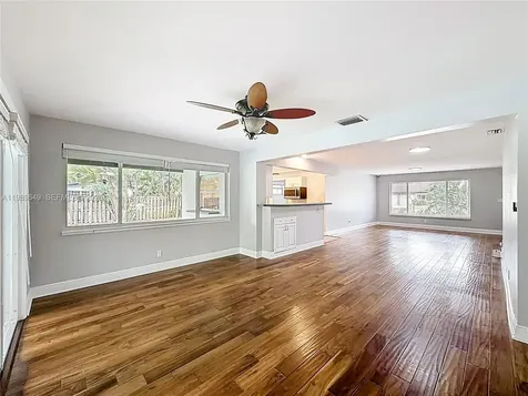 4330 SW 7th Street Plantation FL 33317