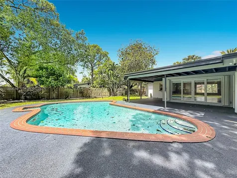 4330 SW 7th Street Plantation FL 33317