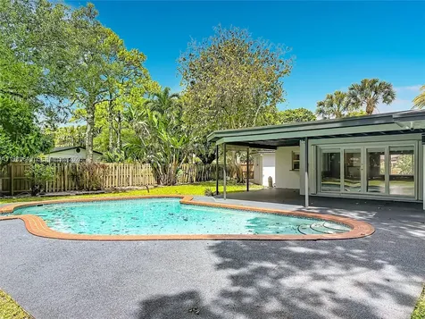 4330 SW 7th Street Plantation FL 33317