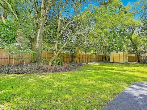 4330 SW 7th Street Plantation FL 33317