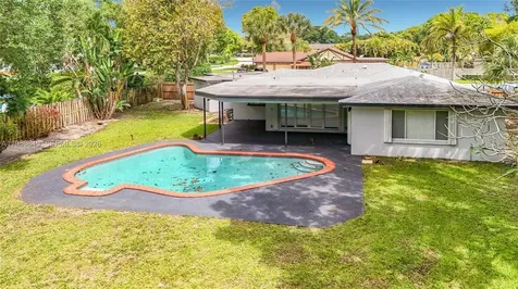4330 SW 7th Street Plantation FL 33317