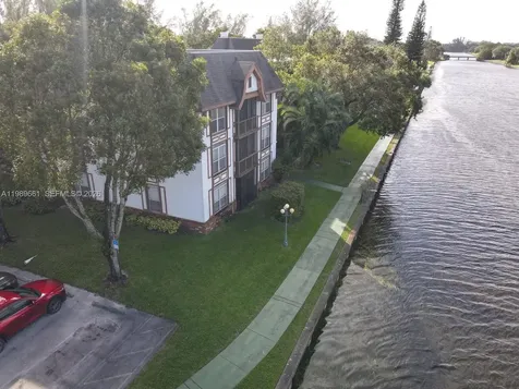 3740 Inverrary Drive Lauderhill FL 33319